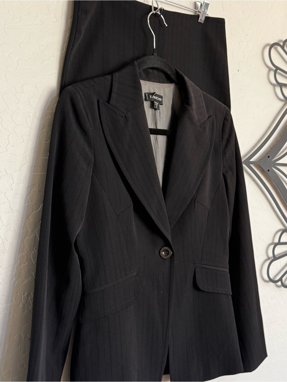 VTG Bebe Black Textured Pinstripe Skirt Suit Y2K Office Siren Blazer 6 Skirt 2